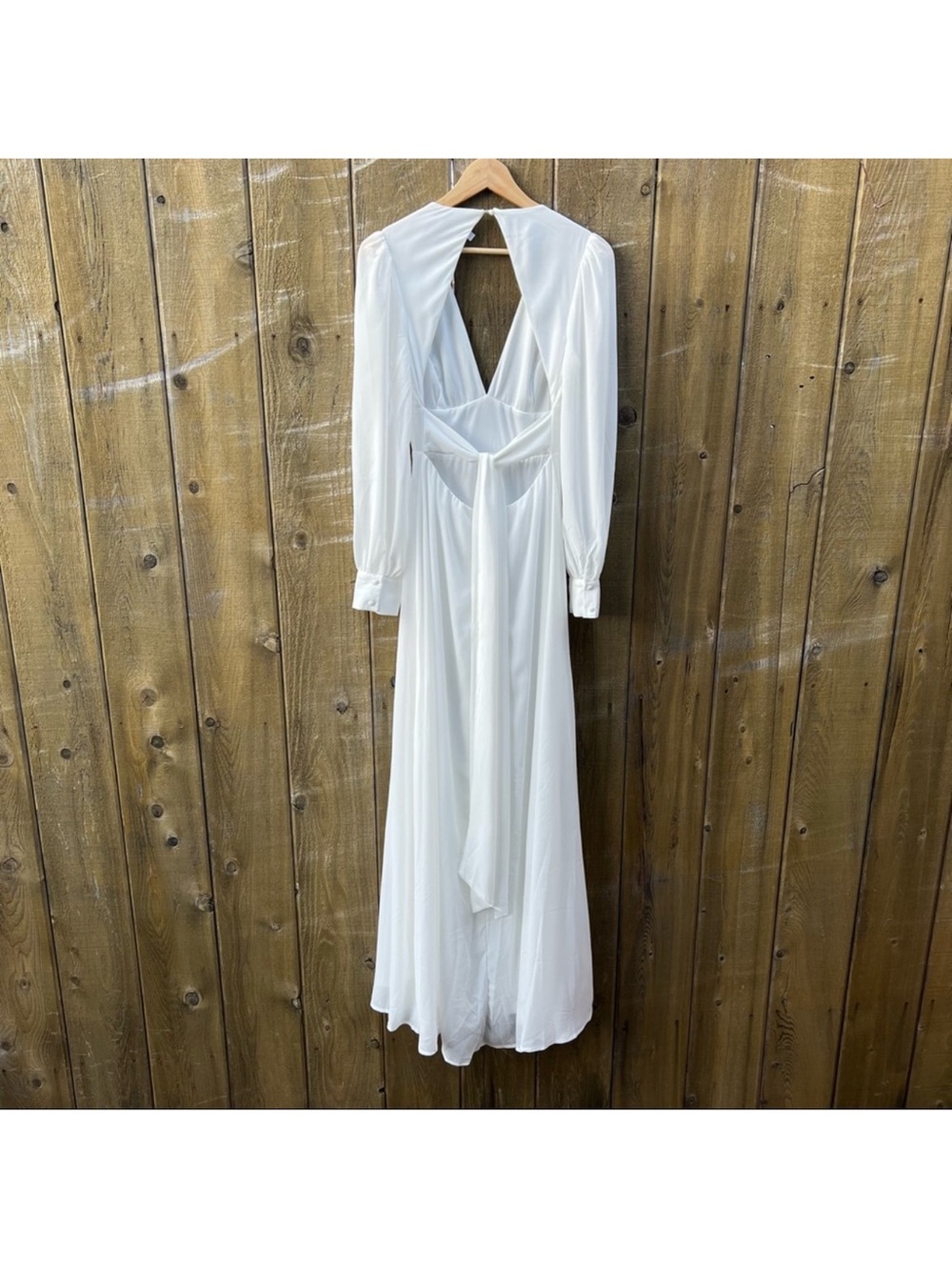 White Long Sleeve Backless Chiffon Maxi Dress 🌿 - Picture 7 of 8